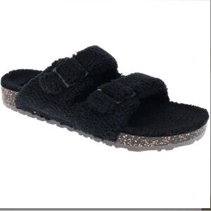 Men’s Dockets Slippers. Brand new. Size large, 9/10.